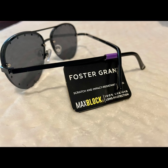 Black and bedazzled Foster Grant Scratch and Impact Resistant sunnies - Picture 2 of 3